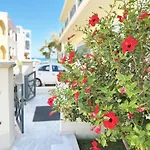 Melitti מלון דירות 4*