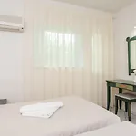 Melitti מלון דירות 4*