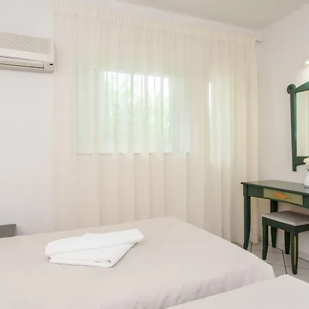 Melitti Lucent Aparthotel 4*